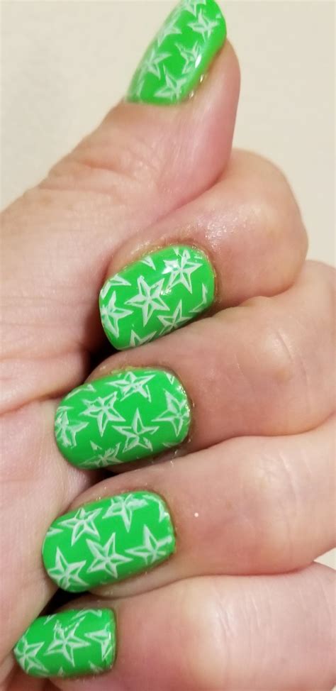 Super green and stars : r/RedditLaqueristas