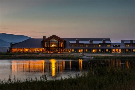 The 11 Best Yellowstone Resorts - Discovering Montana