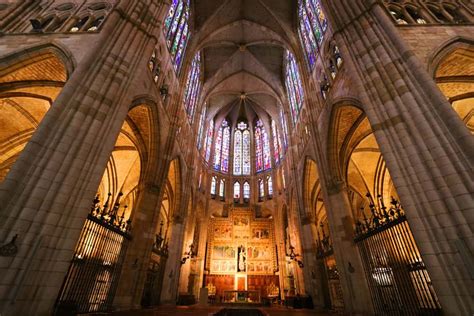 The Incredible Stained Glass of León Cathedral (Spain)