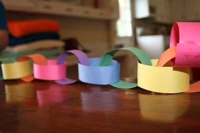 109 best images about Paper Chains on Pinterest | Polka dot paper ...