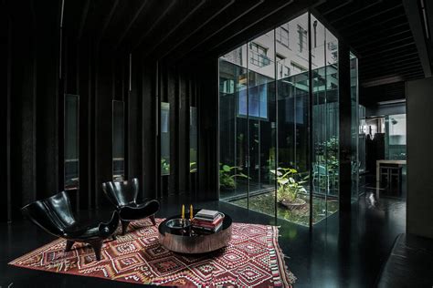 Paint it Black: Black Interior and Exterior Design Ideas - The Nordroom