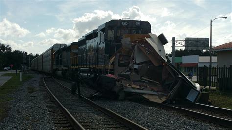 Accident in Bushnell causes railroad crossing closings