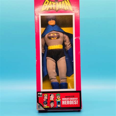 Review: DC Comics Retro Style Boxed 8 Inch Action Figures: Batman - Geekosity