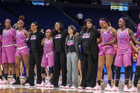 PHOTOS: LSU Women's Basketball Defeats Ole Miss 84-55 | Daily | lsureveille.com