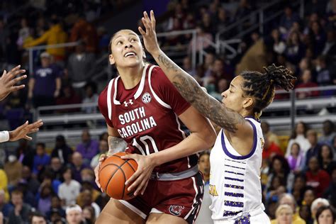 AP Top 25 women's basketball poll: South Carolina opens 2024 in ...