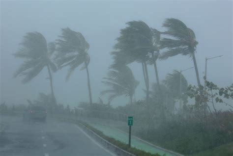 VIDEO: Nevihta, kot je ne pomnijo: veter piha s hitrostjo 360 km/h