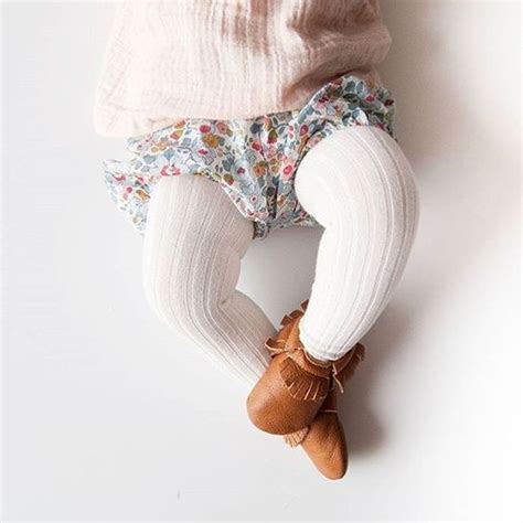 tights, bloomers, and moccs = cutest baby outfit! | Baby girl clothes ...