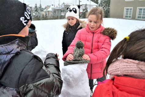 Building a Snowman | Gallery | Cambridge International School