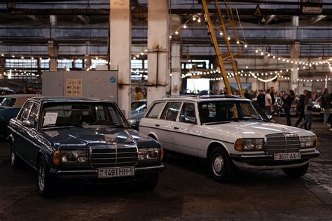 Vintage Mercedes-Benz Cars at a Show · Free Stock Photo