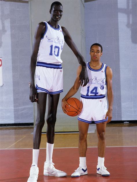 Manute Bol: from herdsboy in Sudan to the tallest player in NBA history ...