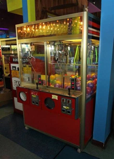 "Big Choice" amusement prize arcade machine with prizes date 26/11/92 ...