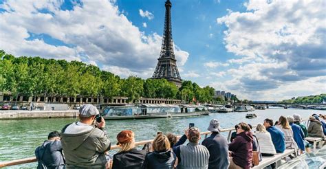 1-Hour Seine River Cruise In Paris: Discover The City From A New Perspective