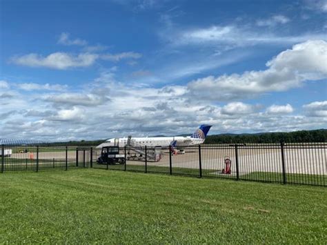 GREENBRIER VALLEY AIRPORT with photos - Updated August 2024 - 30 Photos ...