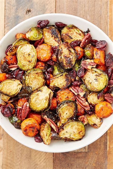 These 58 Vegan Thanksgiving Recipes Will Appeal To Everyone At The Table | Roasted vegetable ...