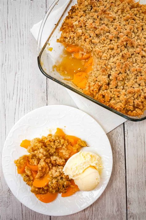 Peach Crumble - THIS IS NOT DIET FOOD