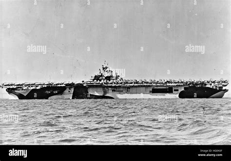 USS Essex CV-9 broadside dazzle 1944 Stock Photo - Alamy