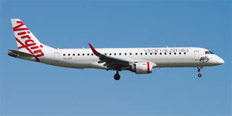 Embraer 190 commercial aircraft. Pictures, specifications, reviews.