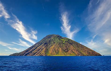 10 Fascinating Facts About The Volcanoes On Sicily - Tourism Teacher