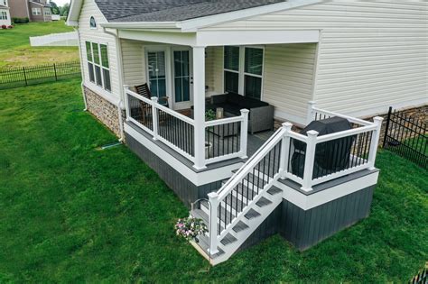 TimberTech Covered deck - Vinyl Railing