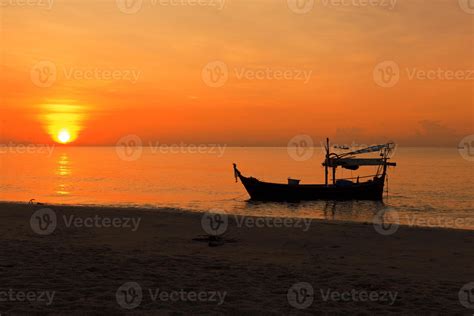 Silhouette of fishing boat at sunset 3817635 Stock Photo at Vecteezy