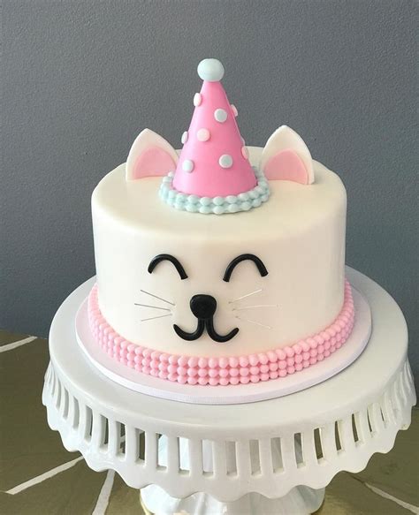 The Couture Cakery on Instagram: “A sweet little kitty cat cake. Happy ...