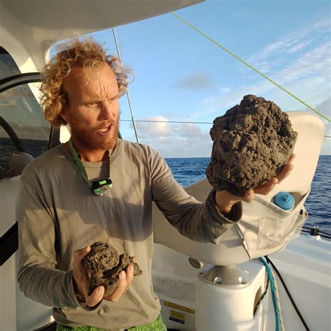 Giant pumice raft to bring coral boost to Great Barrier Reef - Scimex