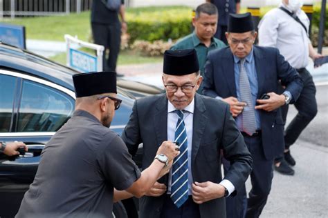 Malaysia's Anwar becomes prime minister, ending decades-long wait