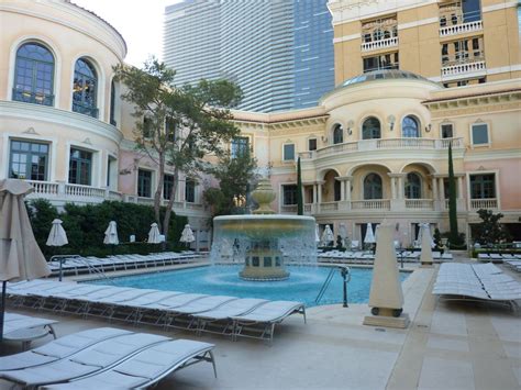 Pictures of the Pool at Bellagio Las Vegas