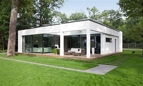 Spacious and contemporary prefabricated bungalow with Bauhaus architecture