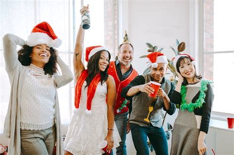 7 Tips For Planning A Holiday Party and Ideas To Wow Your Guests