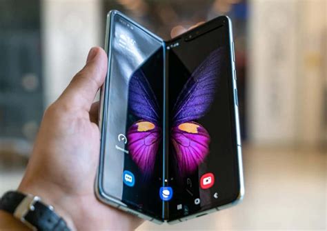 Are Foldable Phones Worth It? PROS & CONS (But Mostly Cons)