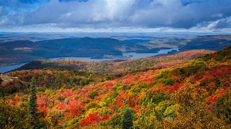 Mont Tremblant and the Laurentian Mountains Day Trip