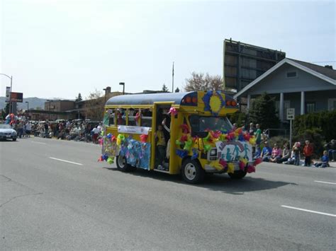 Wenatchee: Washington State Apple Blossom Festival Youth Parade 2008