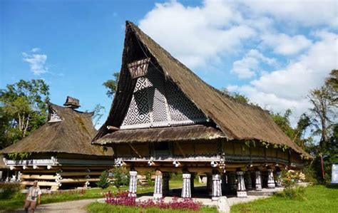 Rumah Adat Sumatera Utara + Gambar Dan Penjelasan Lengkap