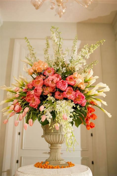 Big Wedding Flower Arrangements