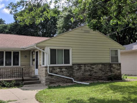 2202 Vine St, West Des Moines, IA 50265 - House for Rent in West Des Moines, IA | Apartments.com