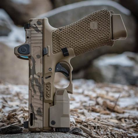 How sick is this custom cerakote job on this glock?! | Pistolas ...