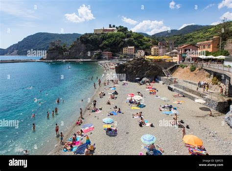 Monterosso al Mare beach, Cinque Terre, Liguria, Italy Stock Photo - Alamy