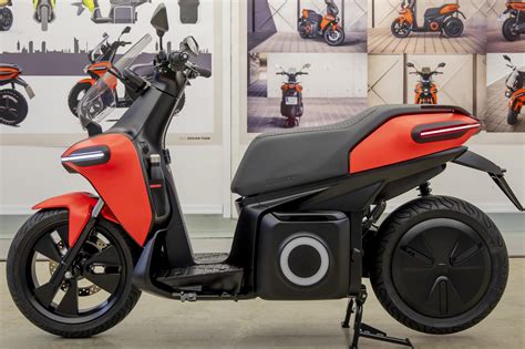 e-Scooter, la primera moto eléctrica de Seat por la que suspiran Seur, Correos o Telepizza | Motor