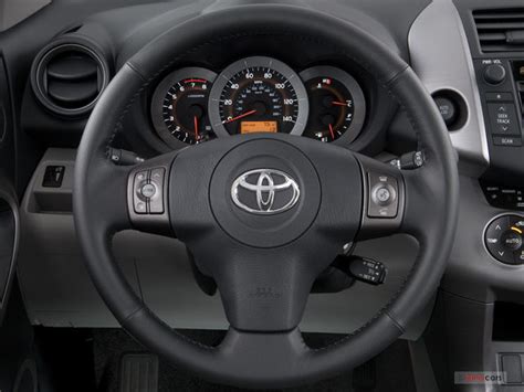 2007 Toyota RAV4: 11 Interior Photos | U.S. News