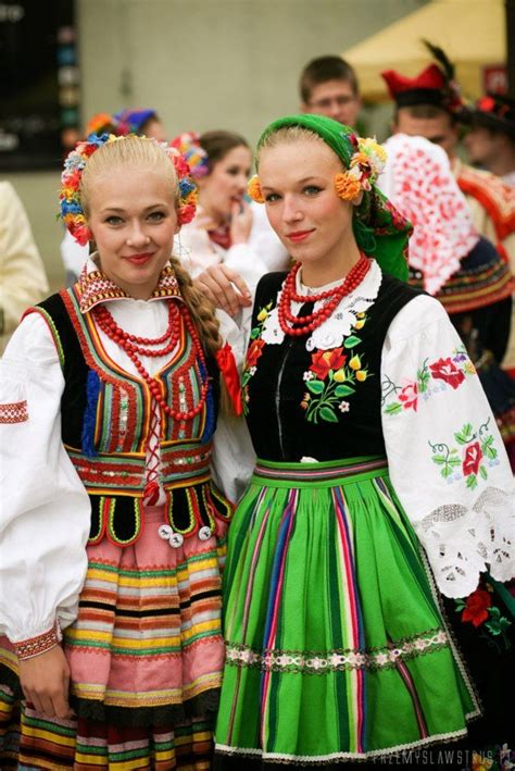 Regional costumes from Poland: Lublin (left) and... - Polish Folk ...