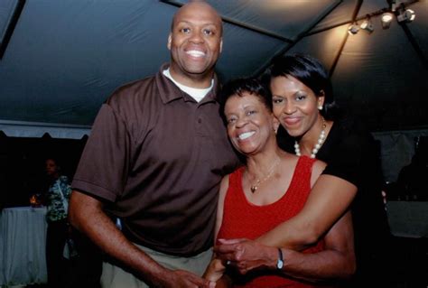 Who Is Kelly Mccrum, Michelle Obama's Brother Craig Robinson Wife? Family Tree