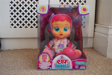 Chic Geek Diary: Cry Babies Katie Doll - Review