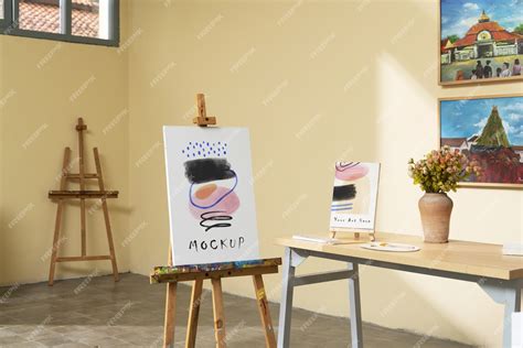 Premium PSD | Art studio with easel mockup design