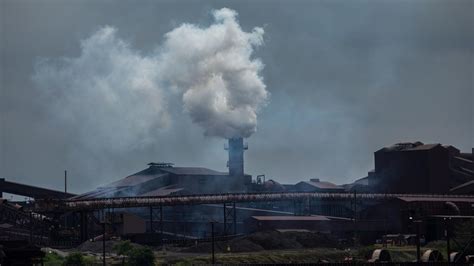 Indiana steel mill emits 18,000 pounds of lead a year. Is it blowing toward Chicago? - Chicago ...