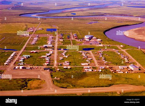 Nuiqsut alaskan village hi-res stock photography and images - Alamy