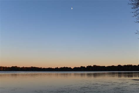 Lake Harriet at sunset. : r/Minneapolis