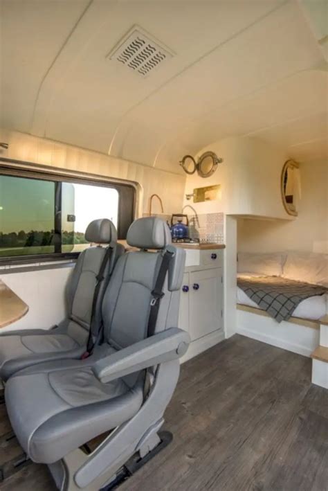 16 Smart Camper Decorating Ideas Travel Trailers - Matchness.com