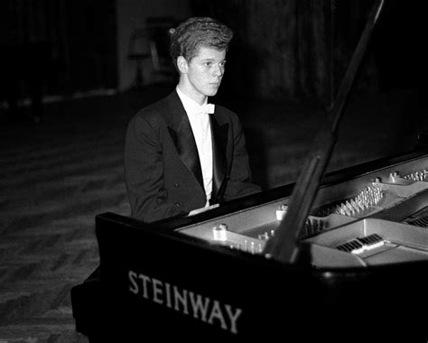 Van Cliburn, pianist, 78