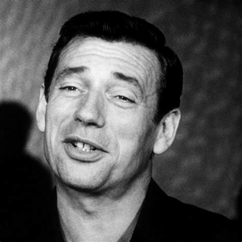 » Les Feuilles Mortes. Yves Montand.LOFF.IT Vídeo, letra e información.